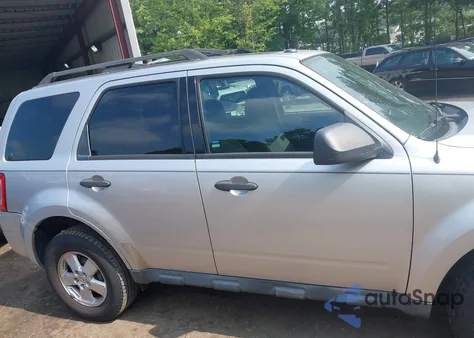 2011 Ford Escape Xlt z USA, uszkodzony, nr VIN 1FMCU0DG8BKA04731